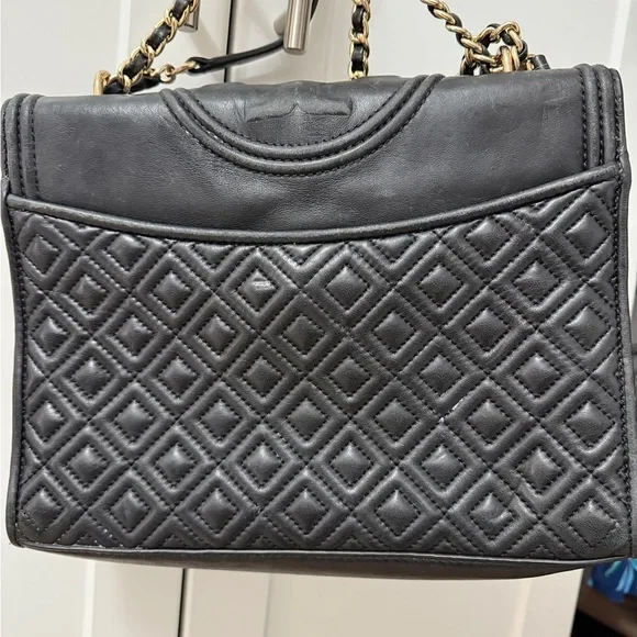Tory Burch Large Black Matte Fleming Quilted Convertible Leather Shoulder Bag - Picture 6 of 11